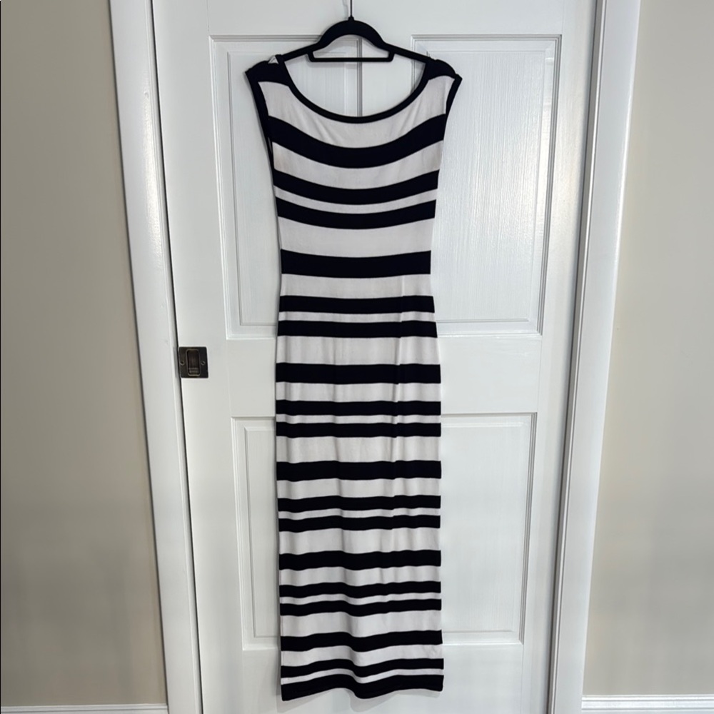 Arden B Black and White Sheath Maxi Dress Sleeveless Crew Neck